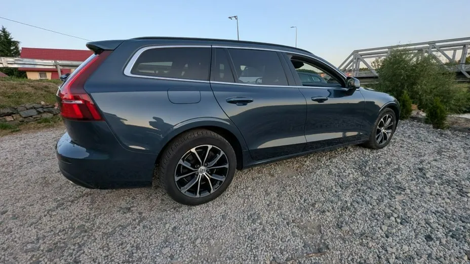 VOLVO V60 -