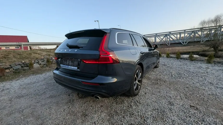 VOLVO V60 -