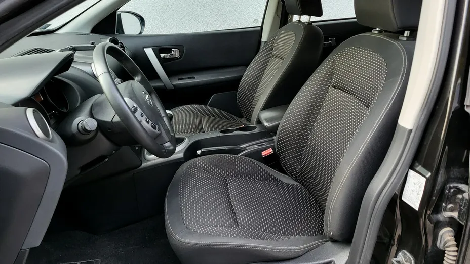 NISSAN Qashqai -