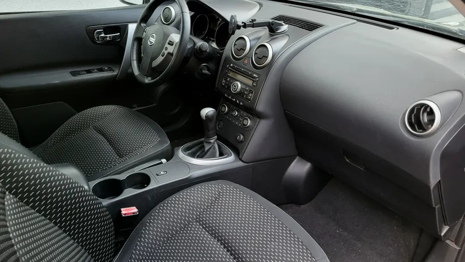 NISSAN Qashqai -