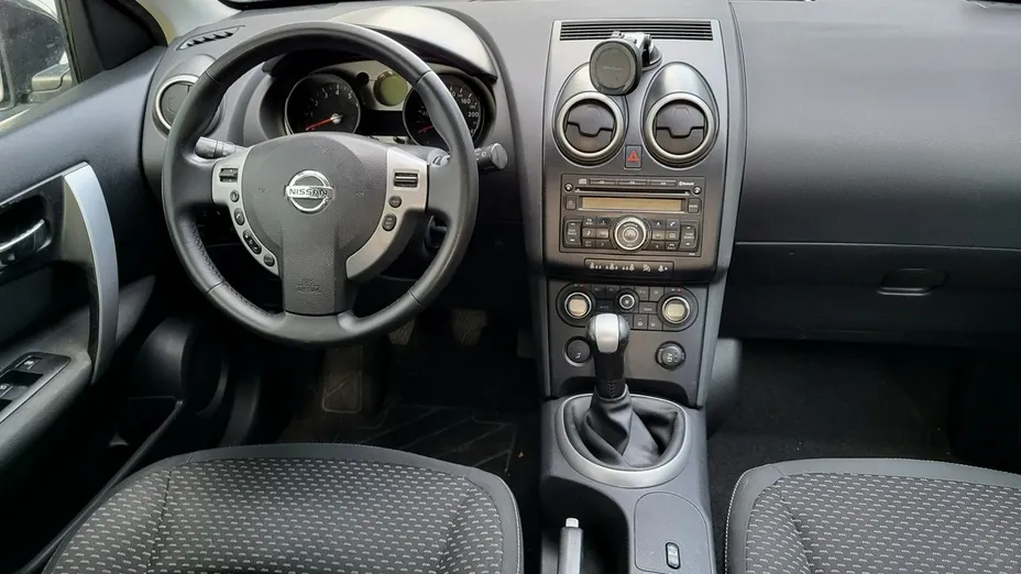 NISSAN Qashqai -