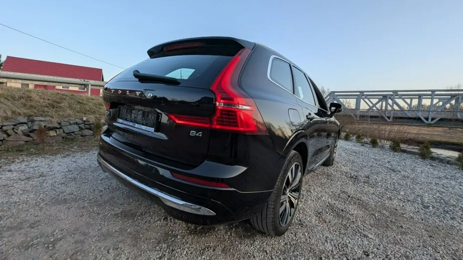VOLVO XC60 -