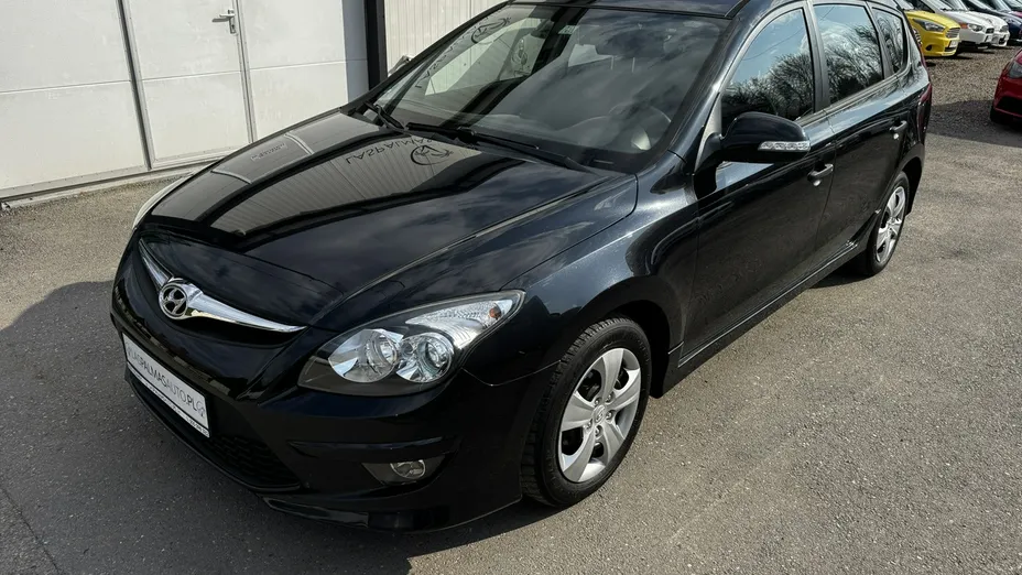 HYUNDAI i30 -
