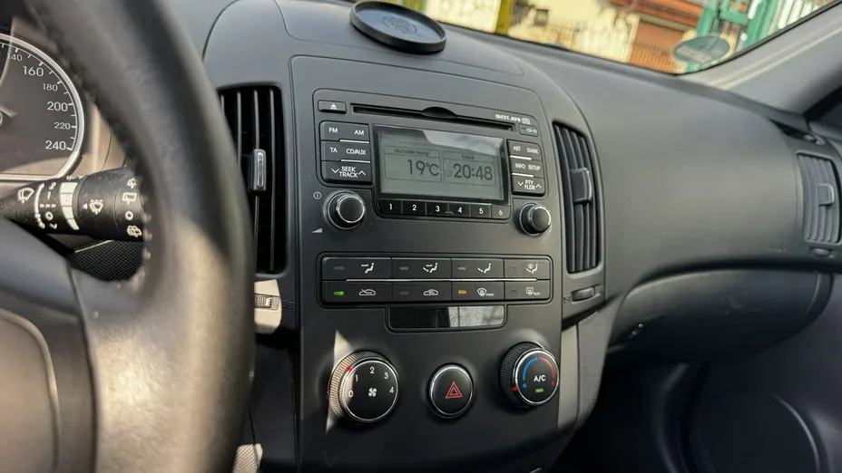 HYUNDAI i30 -