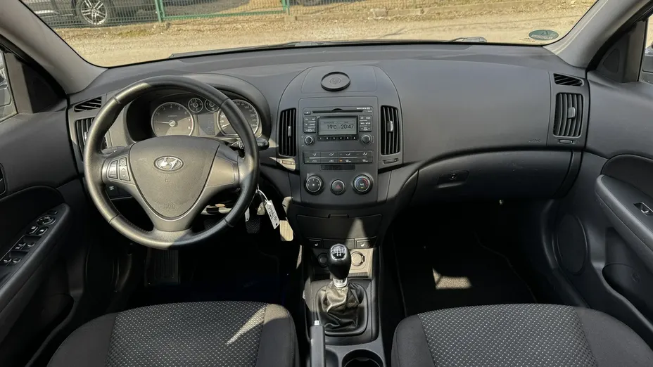 HYUNDAI i30 -