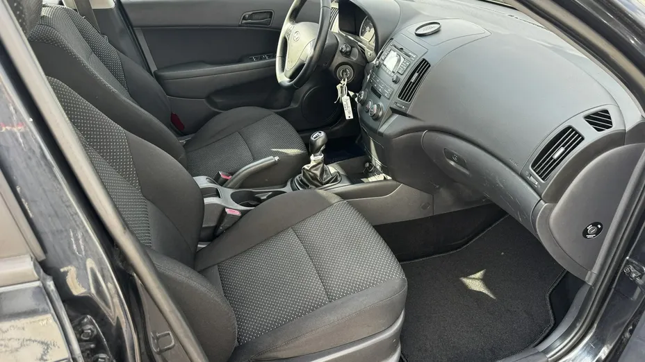 HYUNDAI i30 -