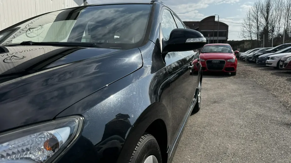 HYUNDAI i30 -