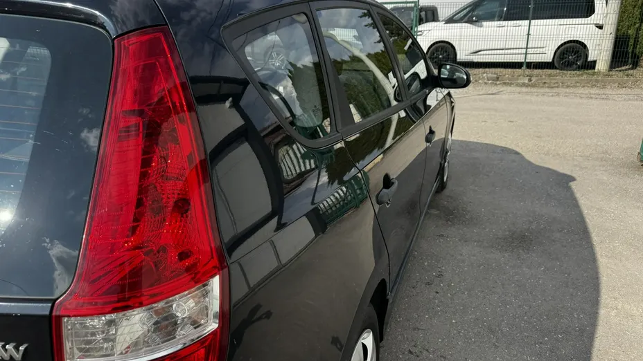 HYUNDAI i30 -