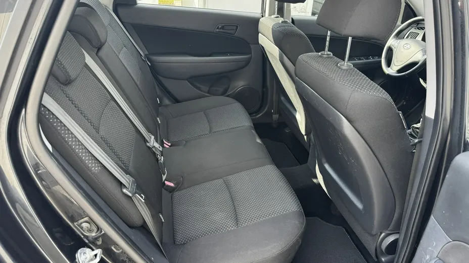 HYUNDAI i30 -