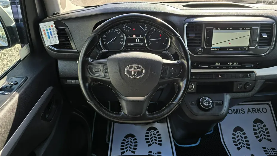TOYOTA Proace Verso -