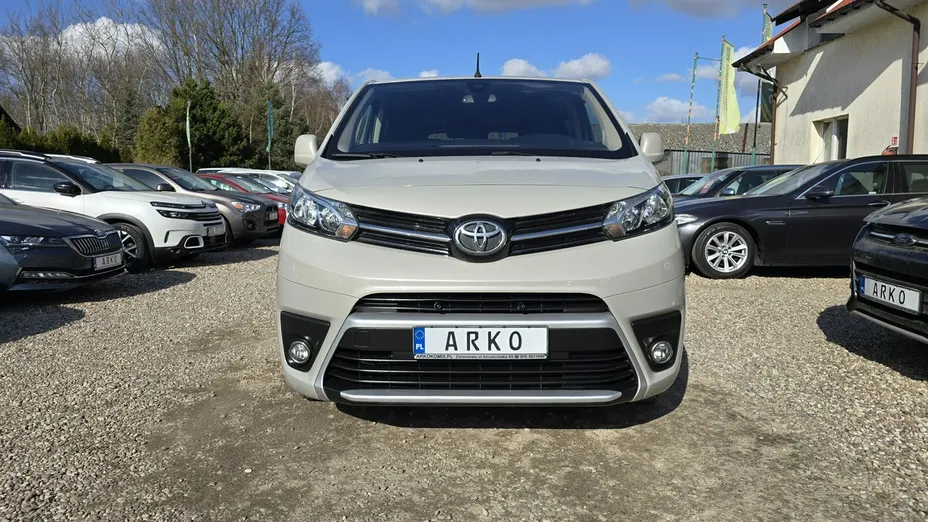 TOYOTA Proace Verso -