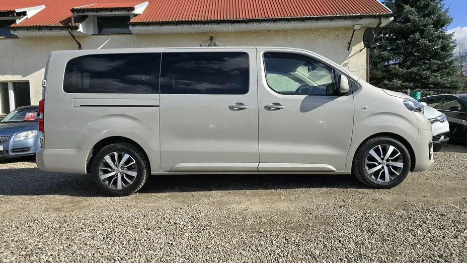TOYOTA Proace Verso -
