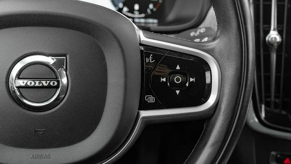 VOLVO V90 -