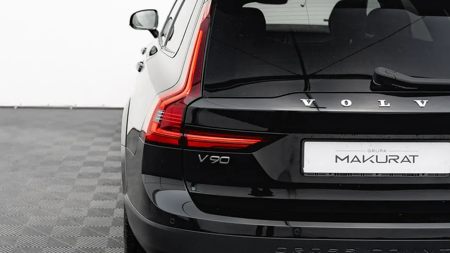 VOLVO V90 -