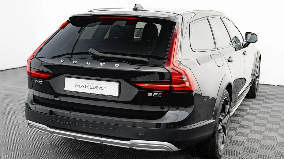 VOLVO V90 -