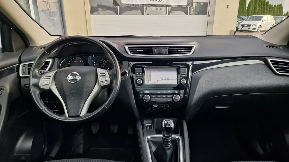 NISSAN Qashqai -