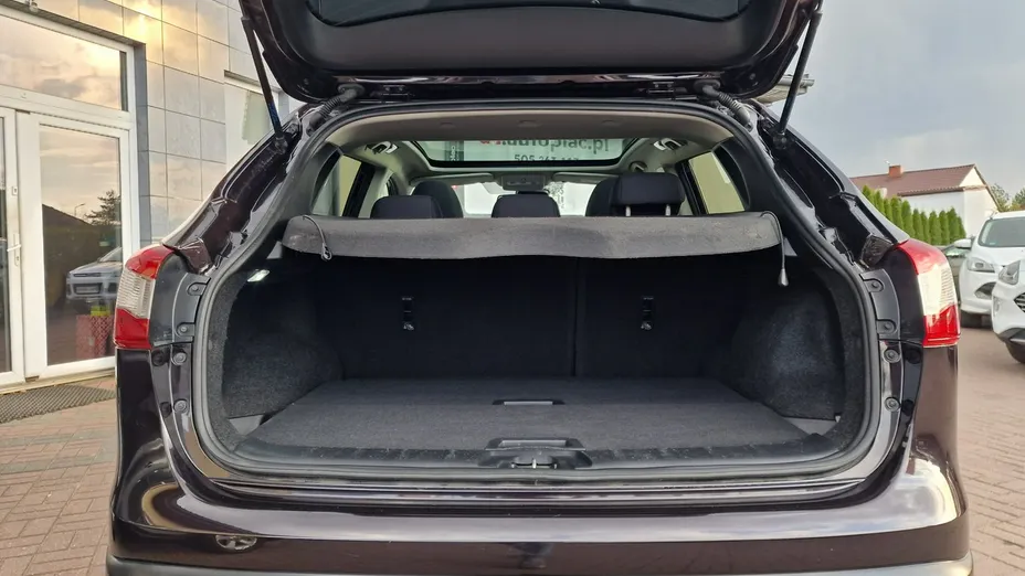 NISSAN Qashqai -