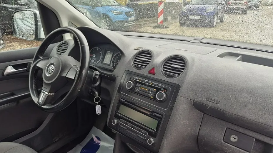 VOLKSWAGEN Caddy -