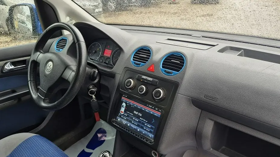 VOLKSWAGEN Caddy -