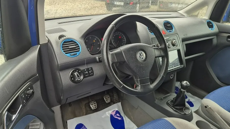 VOLKSWAGEN Caddy -