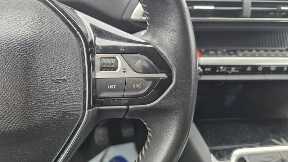 PEUGEOT 3008 -