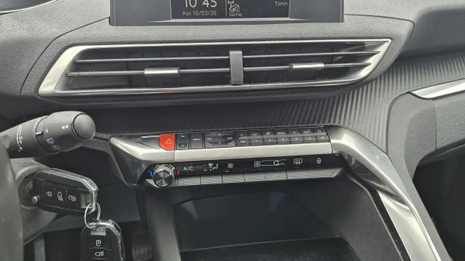 PEUGEOT 3008 -