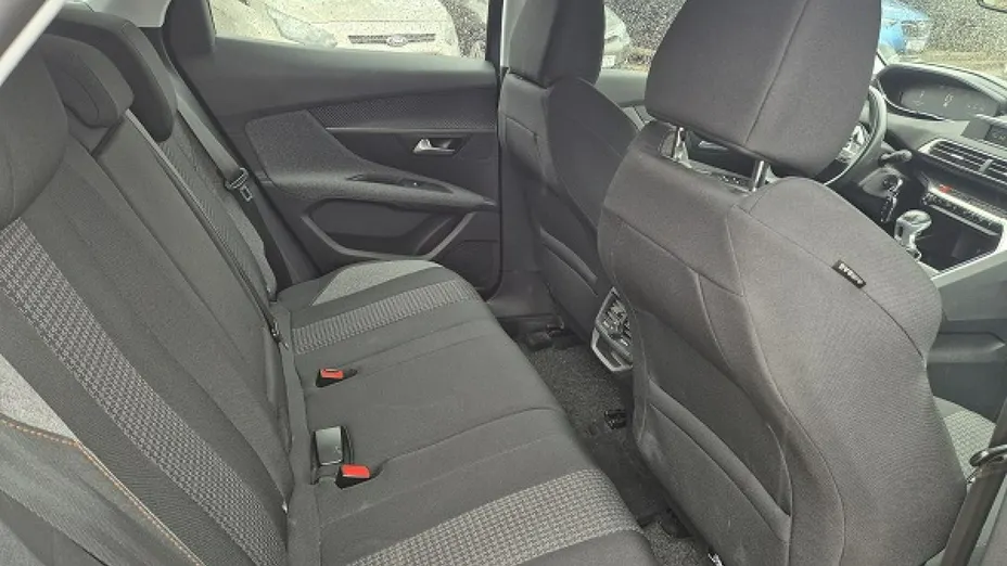 PEUGEOT 3008 -