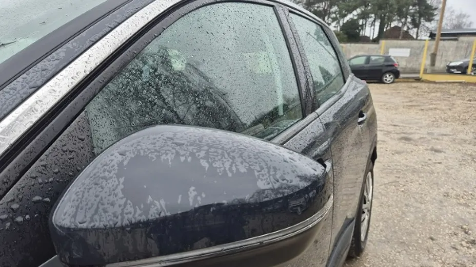PEUGEOT 3008 -