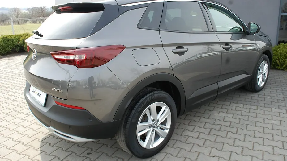 OPEL Grandland X -