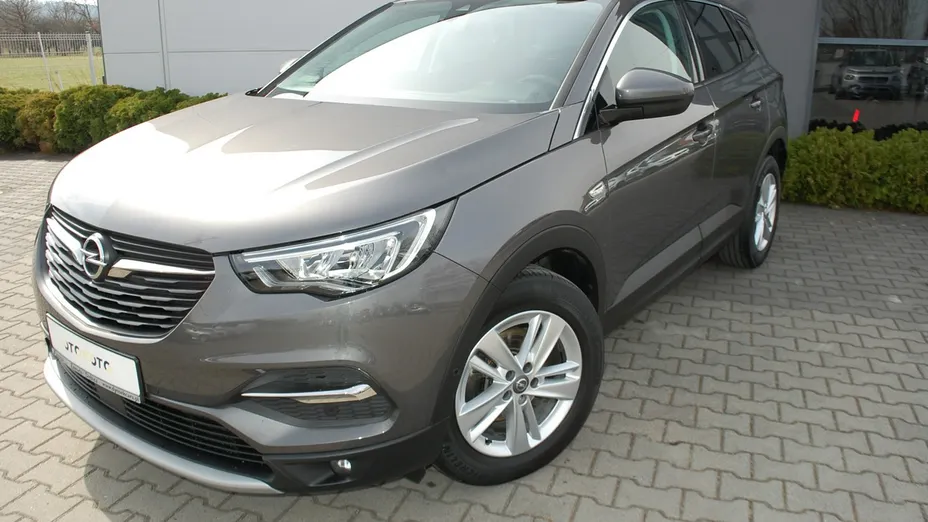 OPEL Grandland X -