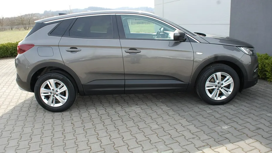 OPEL Grandland X -