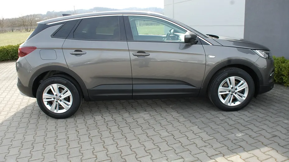OPEL Grandland X -