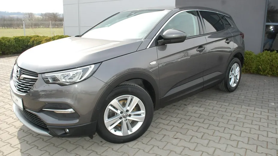 OPEL Grandland X -