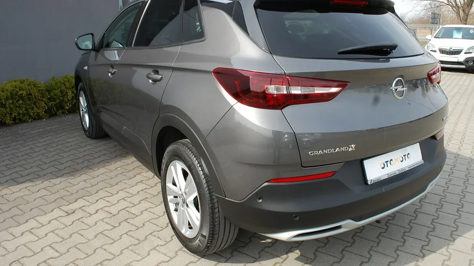 OPEL Grandland X -
