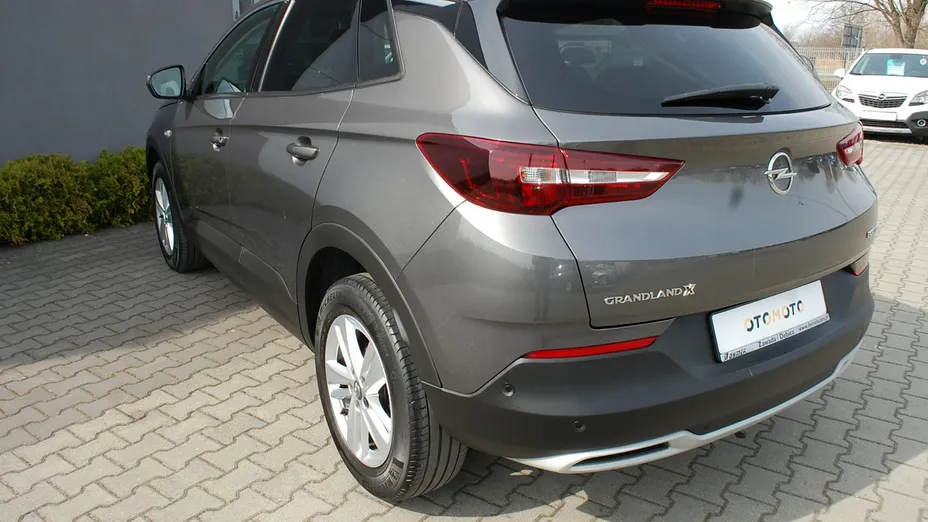 OPEL Grandland X -