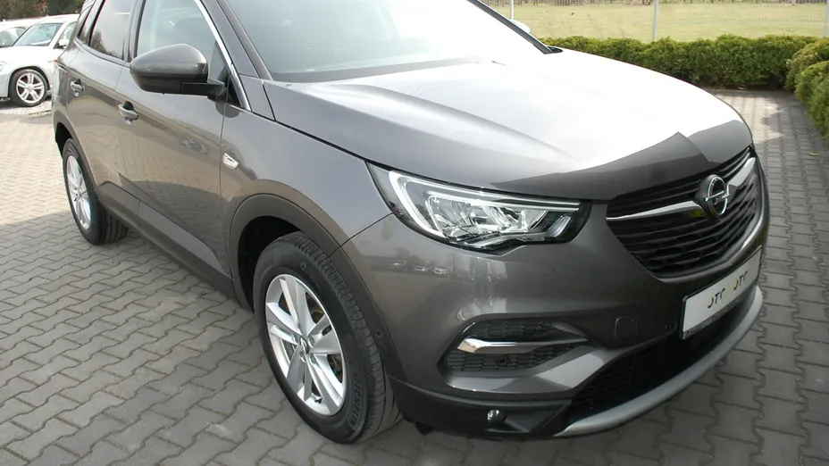 OPEL Grandland X -