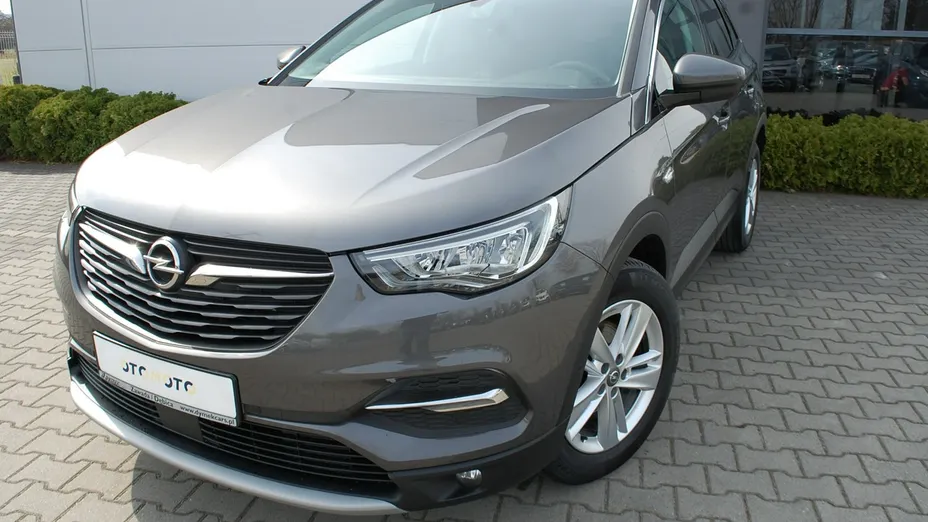 OPEL Grandland X -