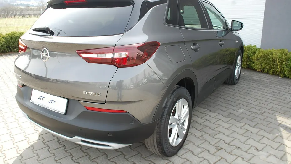 OPEL Grandland X -