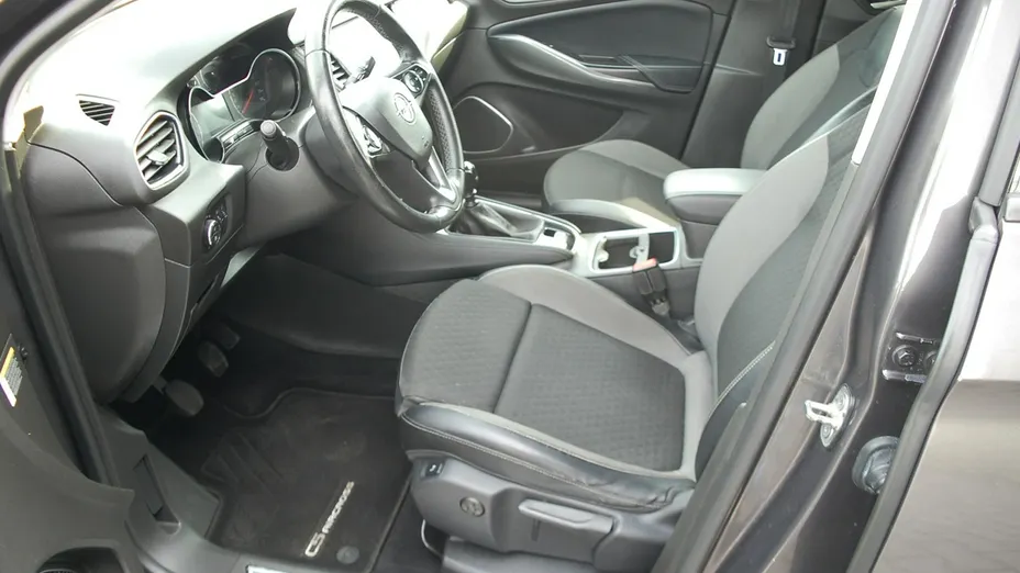 OPEL Grandland X -