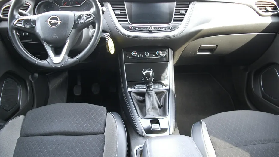 OPEL Grandland X -