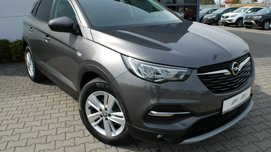 OPEL Grandland X -