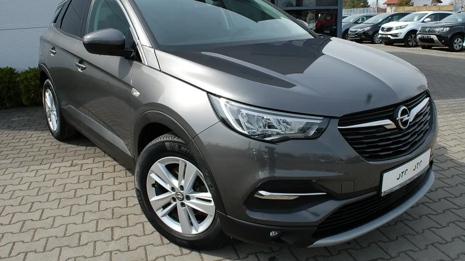 OPEL Grandland X -