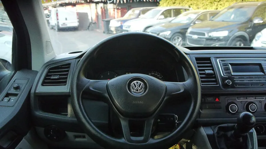 VOLKSWAGEN Transporter -