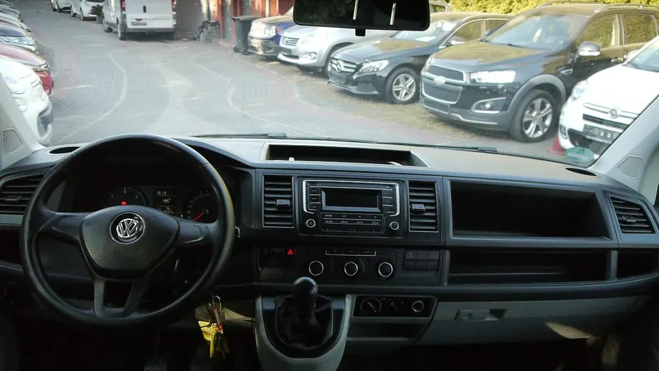 VOLKSWAGEN Transporter -