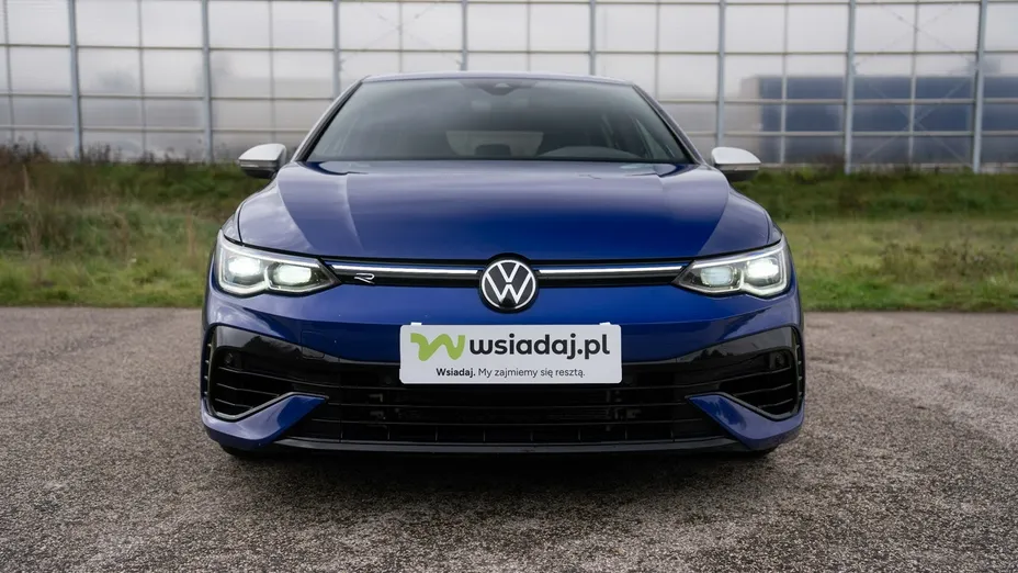 VOLKSWAGEN Golf -