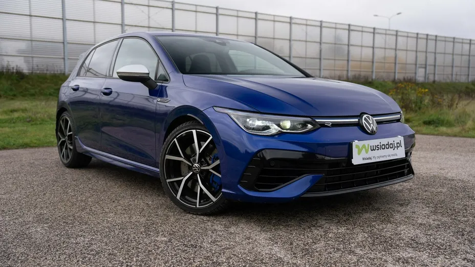 VOLKSWAGEN Golf -