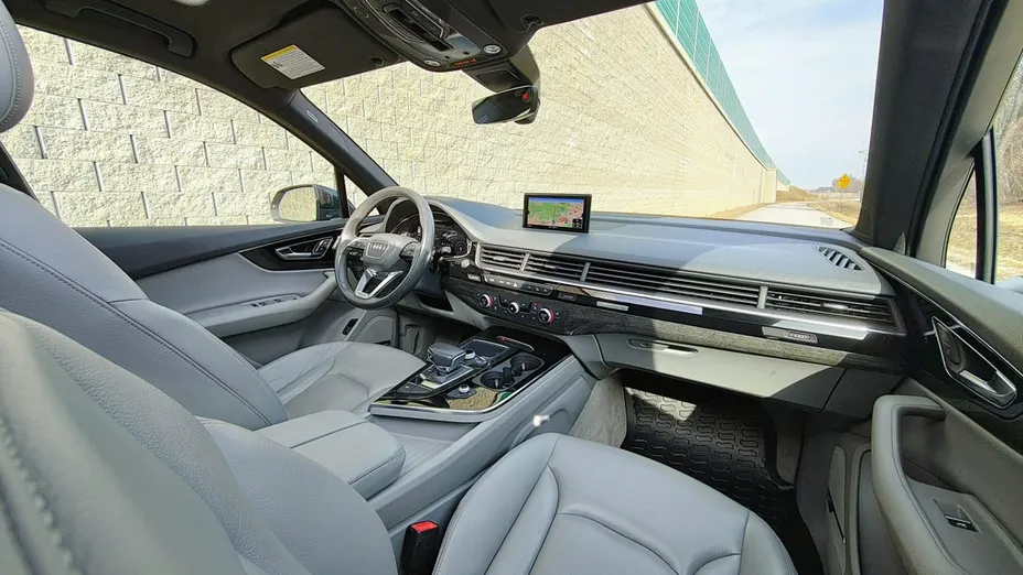AUDI Q7 -