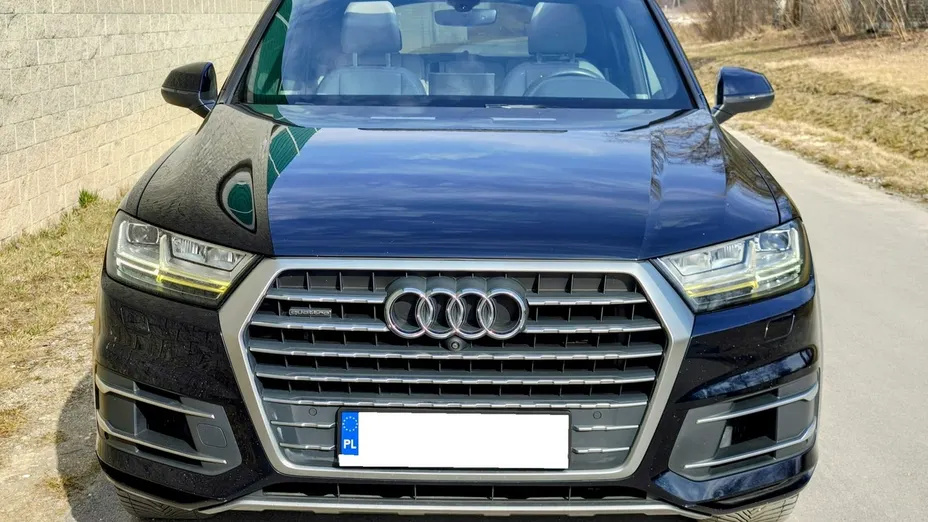 AUDI Q7 -