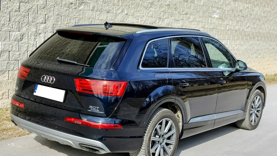 AUDI Q7 -