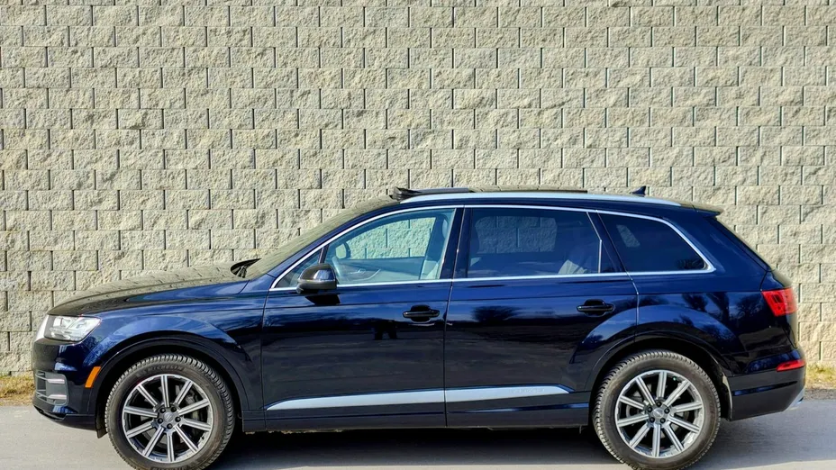 AUDI Q7 -